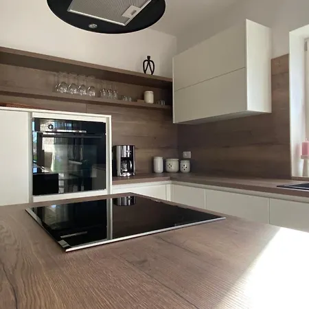 Milandro - Luxus&ruheoase Lasci