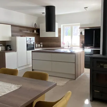 Milandro - Luxus & Ruheoase Lasci