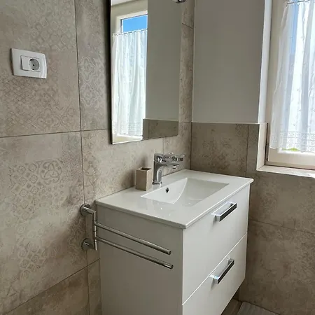 Milandro - Brand New Luxury Villa Lasci