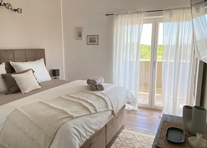 Milandro - Luxus & Ruheoase Lasci