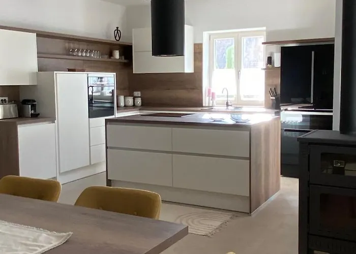 Milandro - Luxus & Ruheoase Lasci