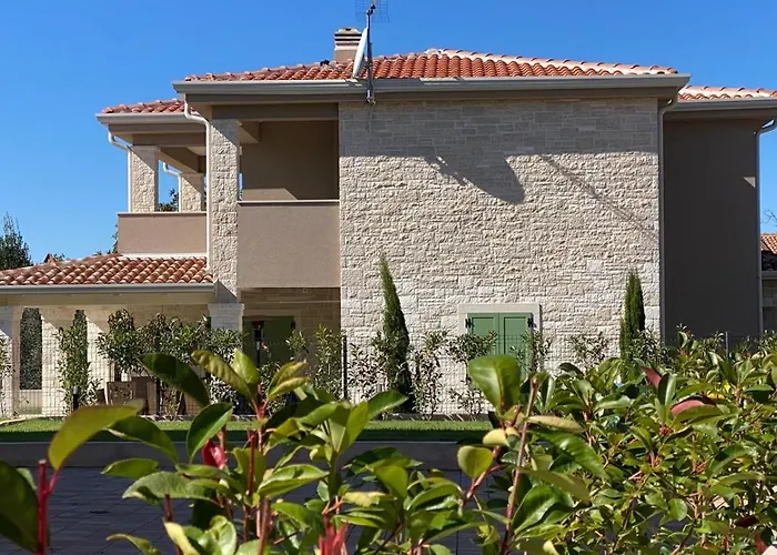 Milandro - Luxus & Ruheoase Lasci